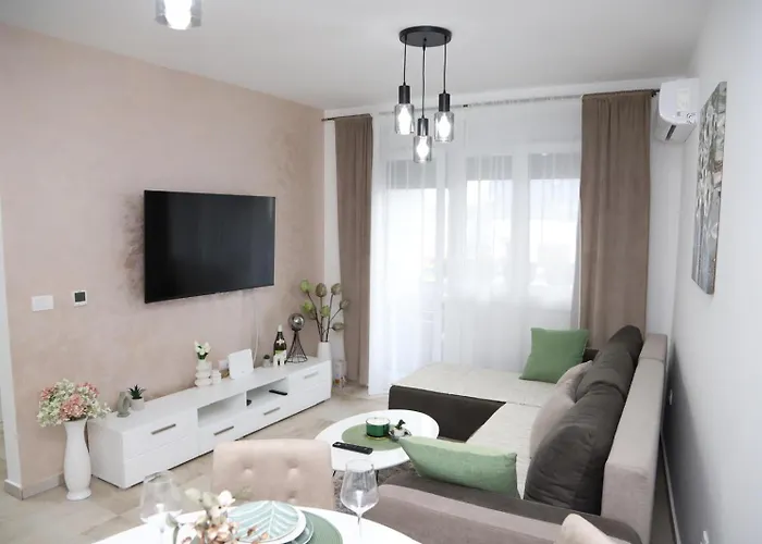 Mirjana * Σρέμσκα Μιτρόβιτσα